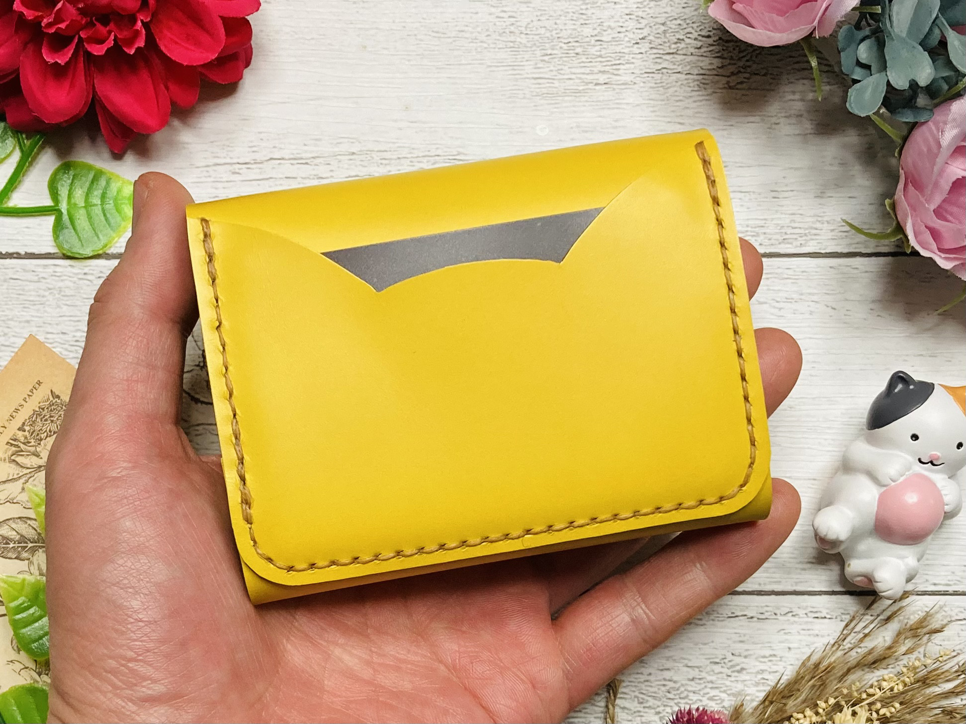 ❤【新色♪】【可愛さ×高級感♪】お洒落可愛い猫モチーフの総本革コンパクトミニ財布♪黄色 イエロー 運気 手の平に収まる♪