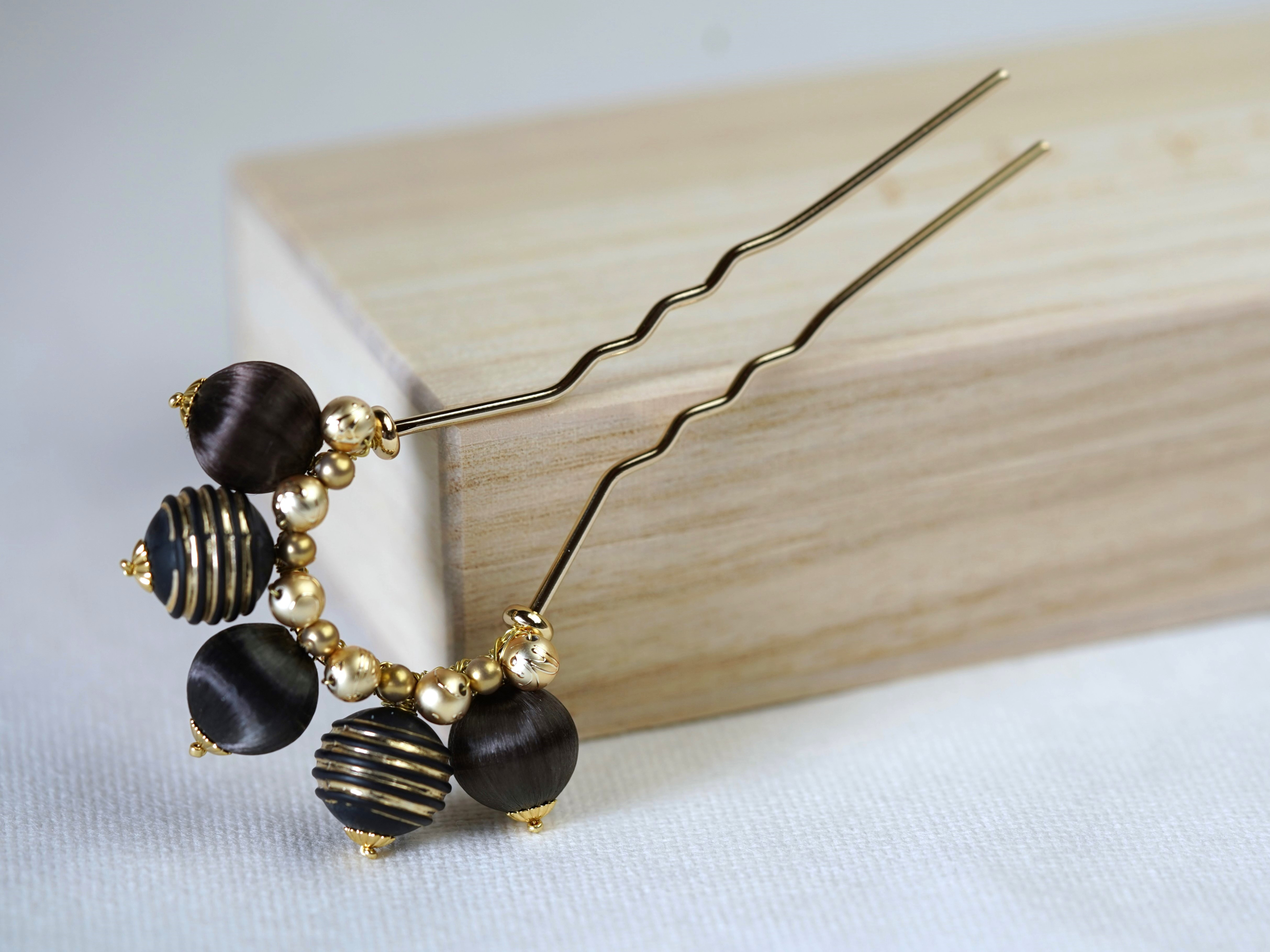 【＊Germany＊ vintage / Uかんざし】－金箔玉・和モダン髪飾り－