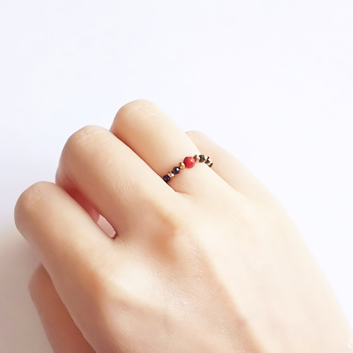 赤珊瑚&オニキスのビーズリング 指輪・リング irico 通販 20388376