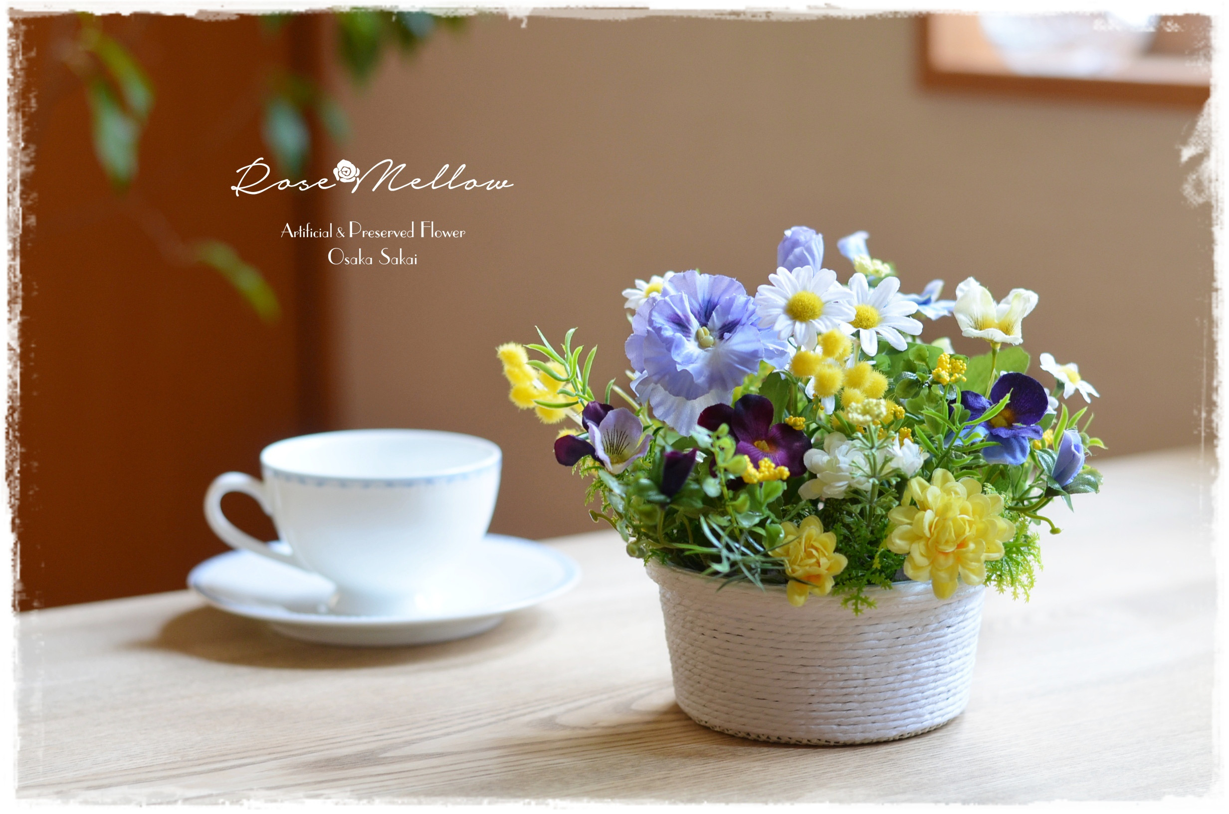 Creema限定【アート】フリルパンジーとミモザ、マーガレットの春のナチュラルアレンジ