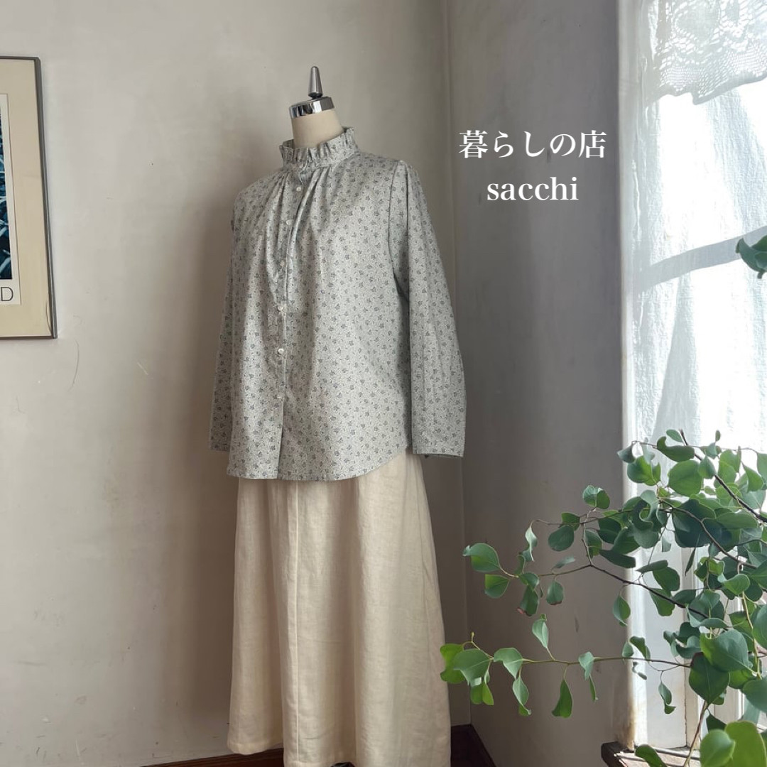 アネモネブラウス　コットン　シャーティング　小花プリント　ブルー　　　＊暮らしの店sacchi＊