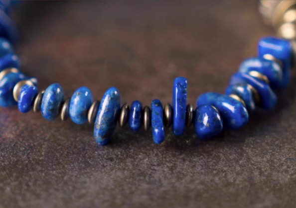 天然ラピスラズリ 3連ブレスレット 不揃いチップ｜真鍮ヴィンテージ｜ハンドメイド ユニセックス シンプル 個性派｜ 一点