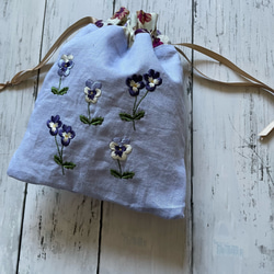 両面刺繍）ミモザ 二つ折の札が入る がま口薄型 カードポケットx2個付