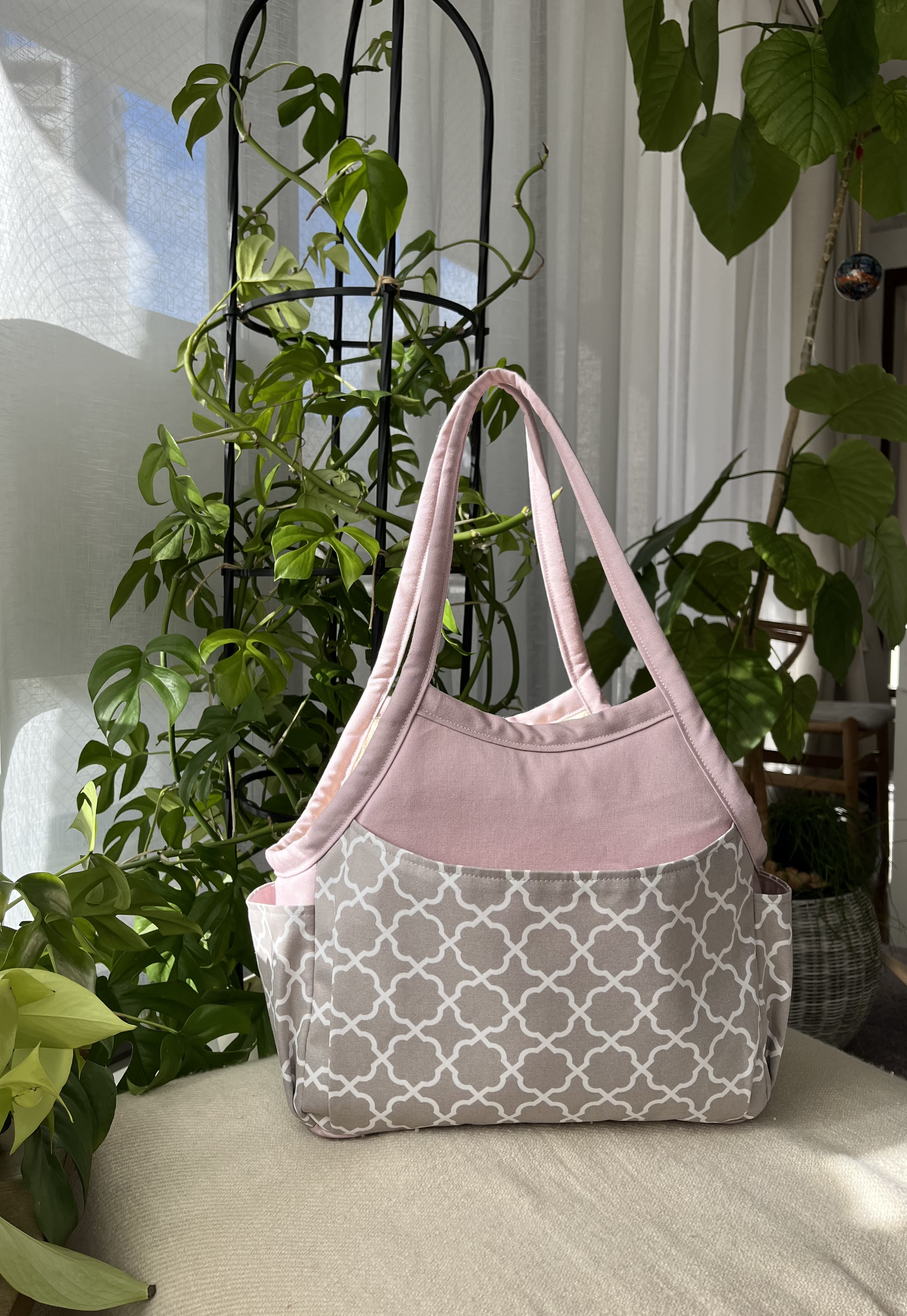 ペット用キャリーバッグ (S・2kg台の子用) 飛び出し防止リード、メッシュネット付き　くすみピンク　小型犬 4,380円