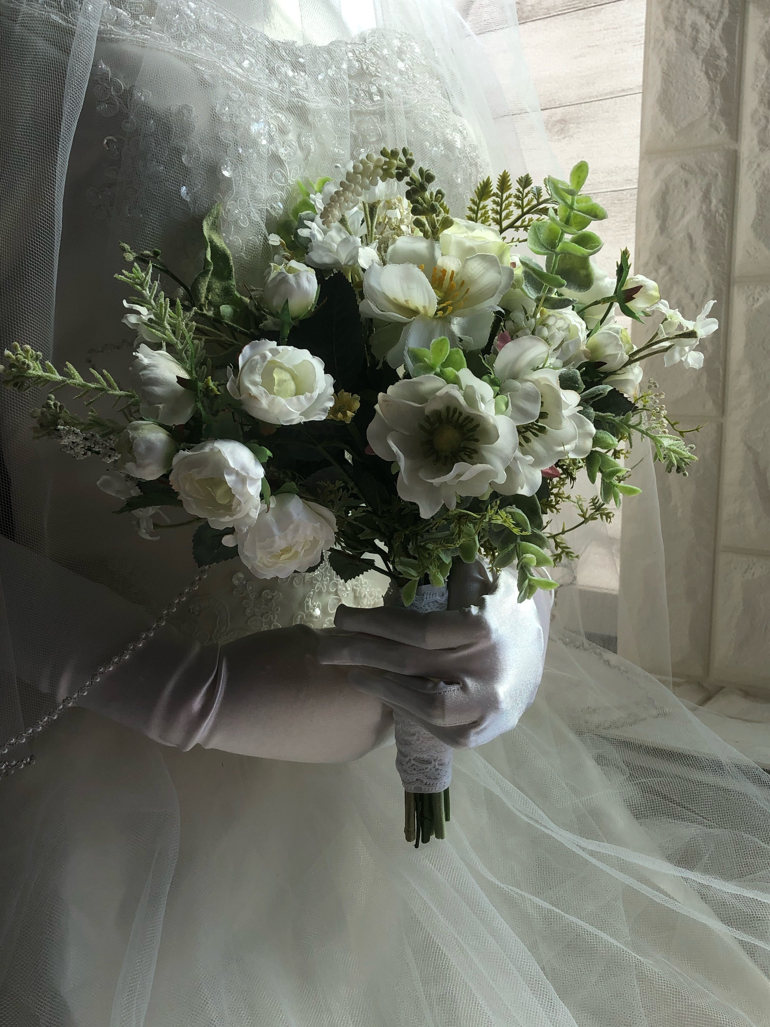 ホワイト&グリーン、クラッチブーケ 8,030円