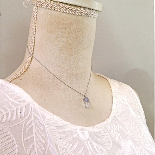 デュモルチェライト in クォーツ 原石 ネックレス 天然石 ペンダント gn149