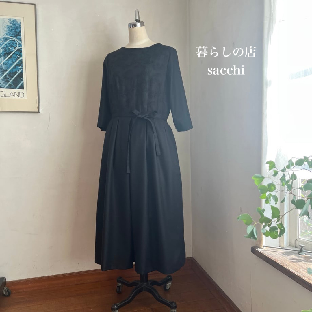 メンフィスワンピース　スカート裏地付き　レース刺繍　ウールサージ　ブラック　　　＊暮らしの店sacchi＊