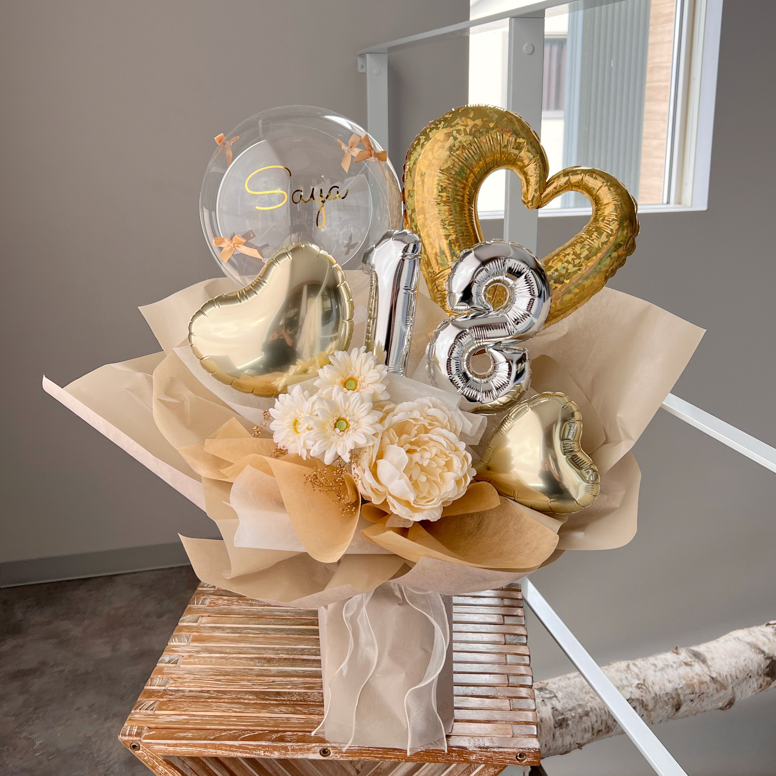 お花屋さんのバルーンフラワー　花束　B318 シャンパン　成人式　卒業式　結婚祝い　誕生日　開店祝い　開院祝い　発表会