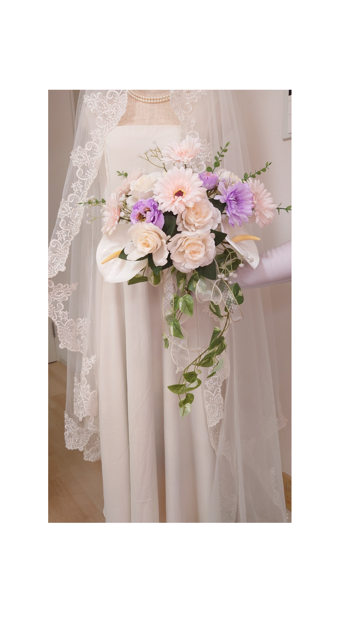 47　ガーベラとバラのキャスケード ブ―ケ&ブートニア　結婚式　フォトウェディング　前撮り