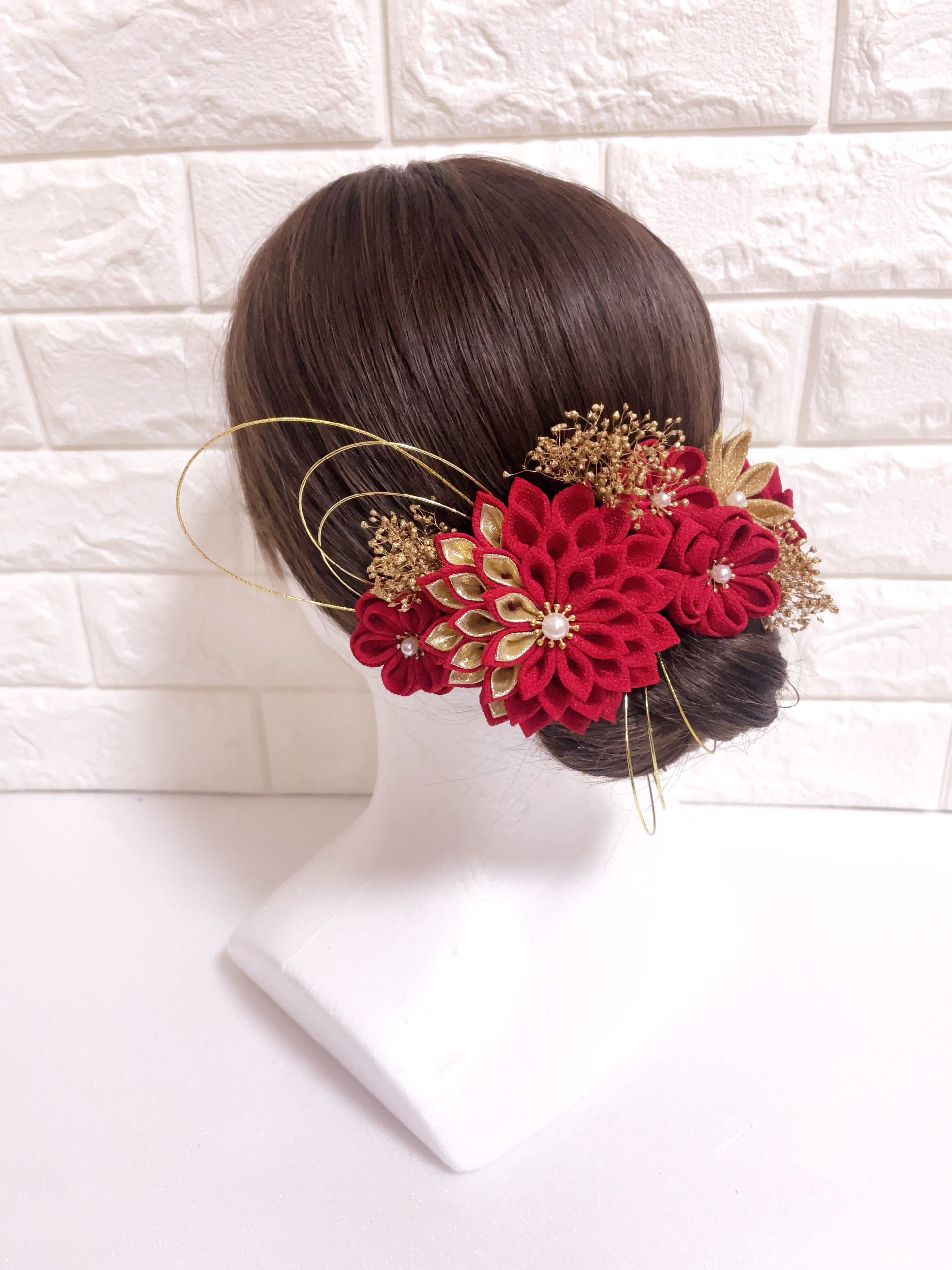 つまみ細工　髪飾り　赤　ゴールド　金色　ヘアアクセサリー　成人式　卒業式　七五三　結婚式　振袖　着物　袴