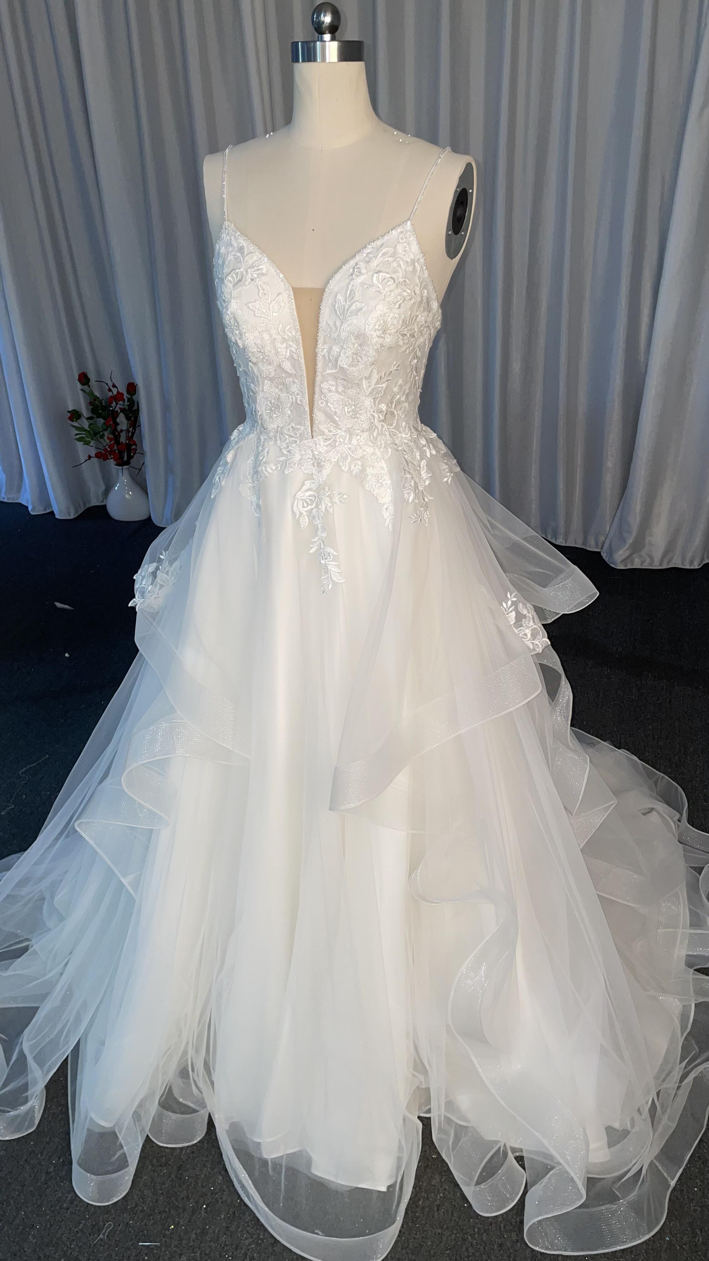 激安　ラッフルスカート　チュール　ファスナー　サイズオーダー可能　白　パーティードレス成人式卒業式音楽会　袖無しチュール