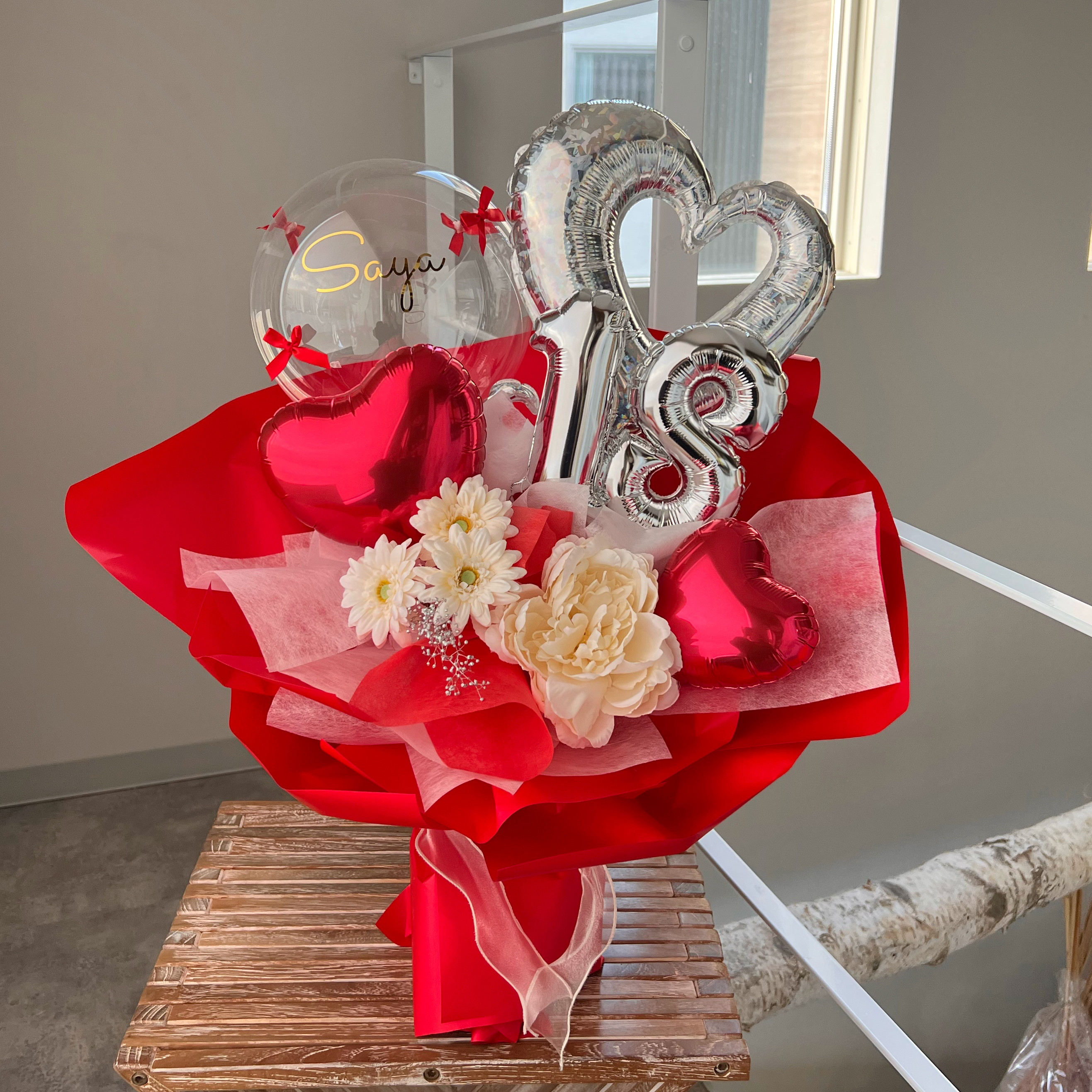 お花屋さんのバルーンフラワー　花束　B321 シルバーレッド　成人式　卒業式　結婚祝い　誕生日　開店祝い　発表会