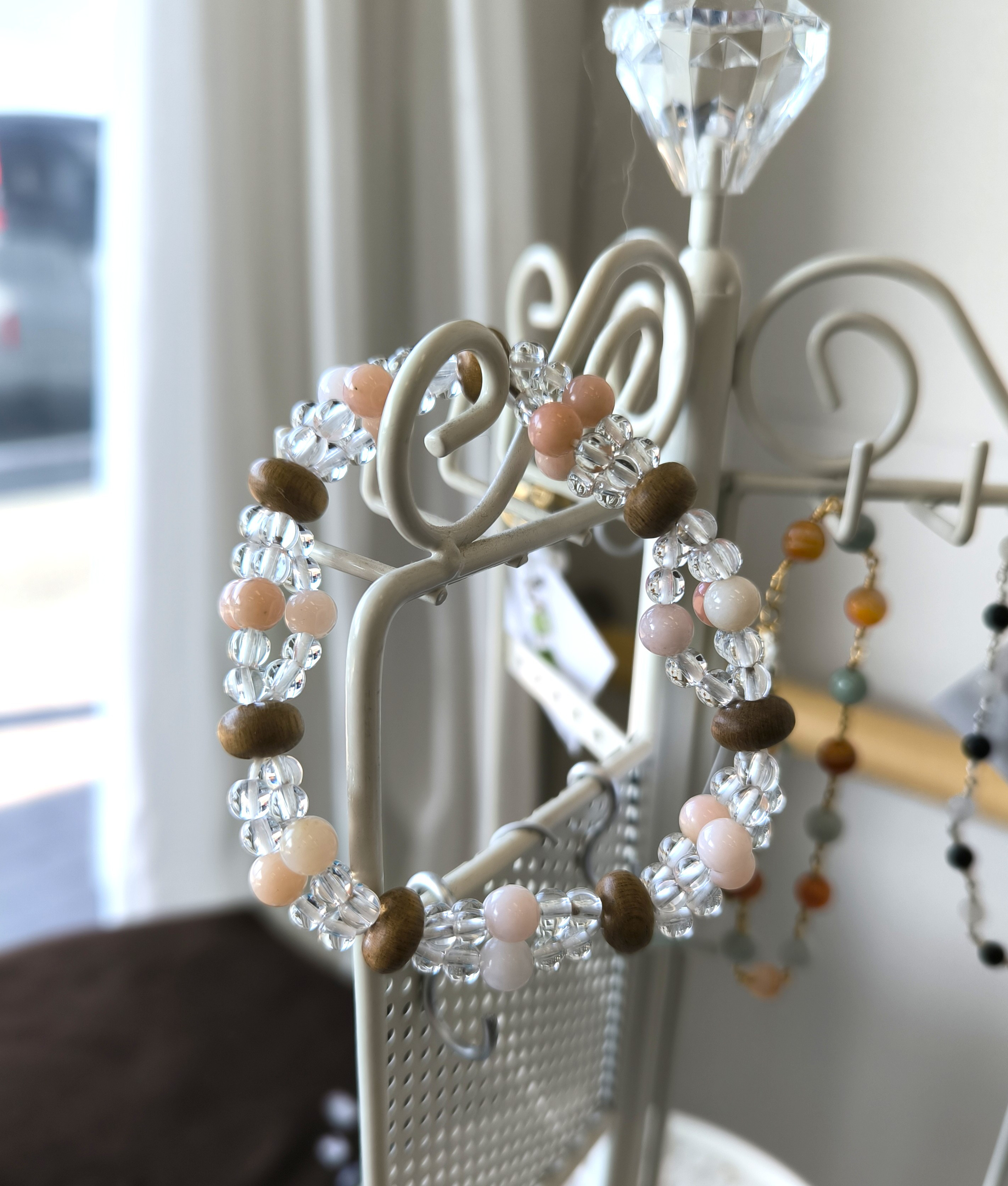 №109　ピンクオパール・クリスタル・ローズウッドロンデルのブレスレット 5,506円