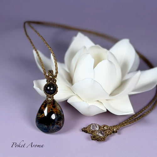 天鵞絨』シャトヤンシーピーターサイトのマクラメペンダントネックレス