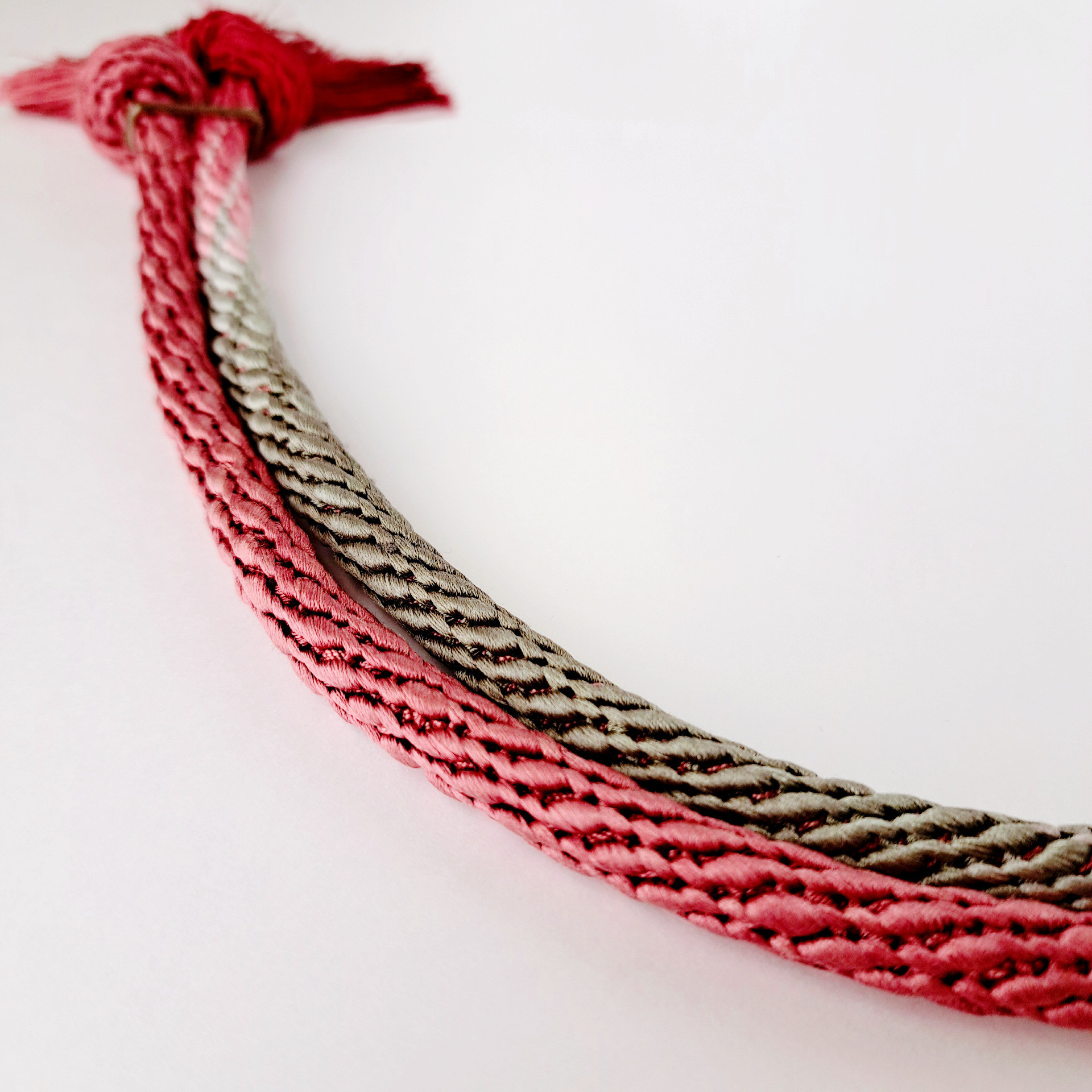 【志幸】ワンランク上の絹の帯締めスマホショルダー　スマホストラップ　大人ピンク　プレゼント　プチギフト　一点物　和モダン