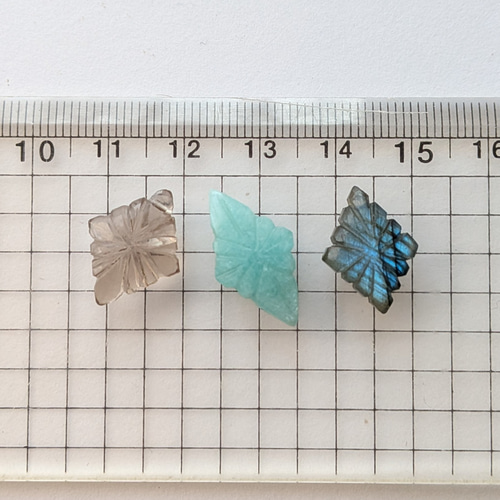 ∴天然石ビーズ∵ 選べるローゼンジカービング 1個 天然石 ☆buchuchu