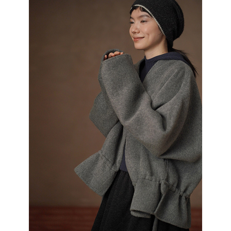 気品あふれるシルエット 100%ウールのドローコード付きVネックダブルコート#951