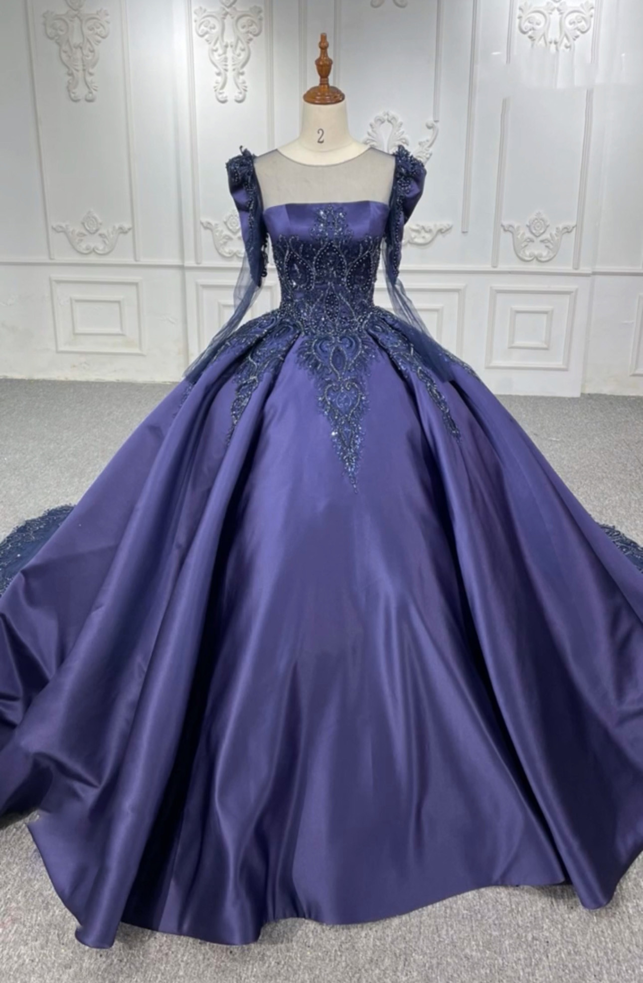 優雅スクエアネック　高級サテン　フランスレース　シースルー袖　秋婚　アンティークなドレス演奏会音楽会衣装ロケーション撮影