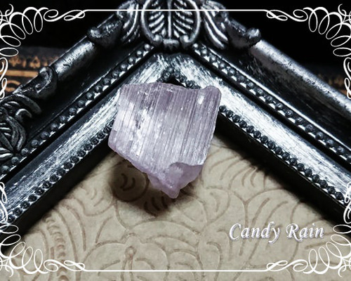 アフガニスタン産クンツァイト原石 *** ペンダントトップ Candy Rain