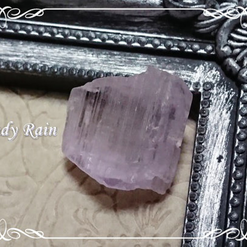 アフガニスタン産クンツァイト原石 *** ペンダントトップ Candy Rain