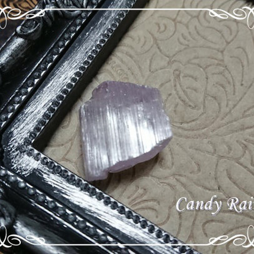 アフガニスタン産クンツァイト原石 *** ペンダントトップ Candy Rain