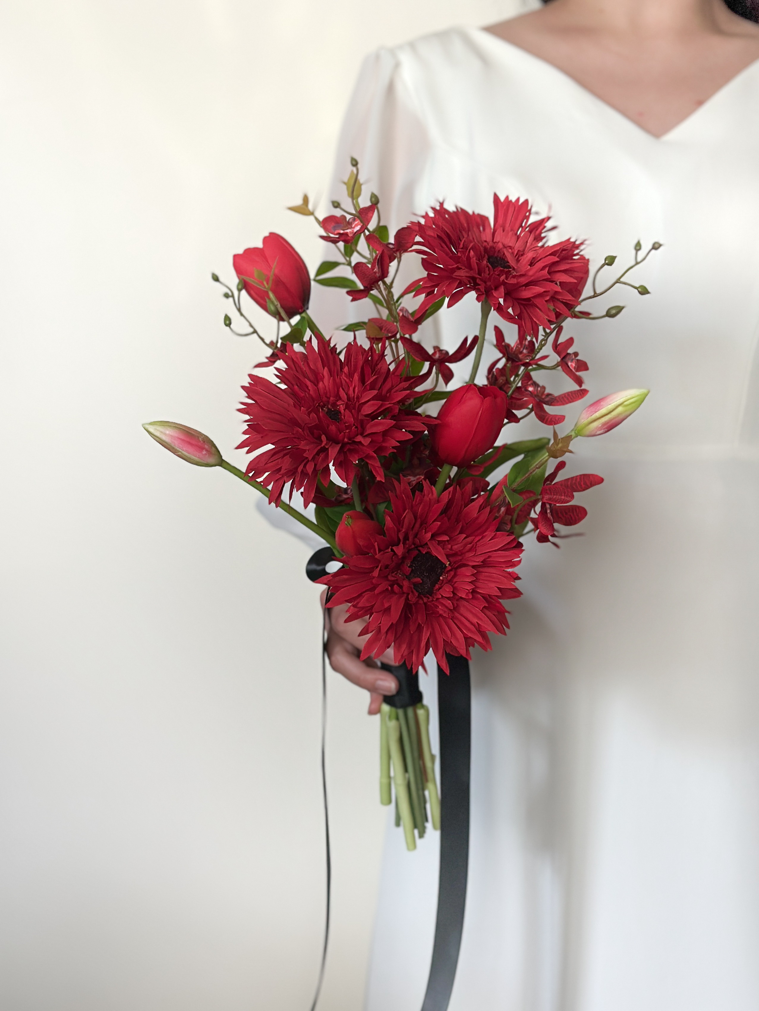 【受注生産・10日以内の発送】レッド　スパイダーガーベラのワンサイドブーケ