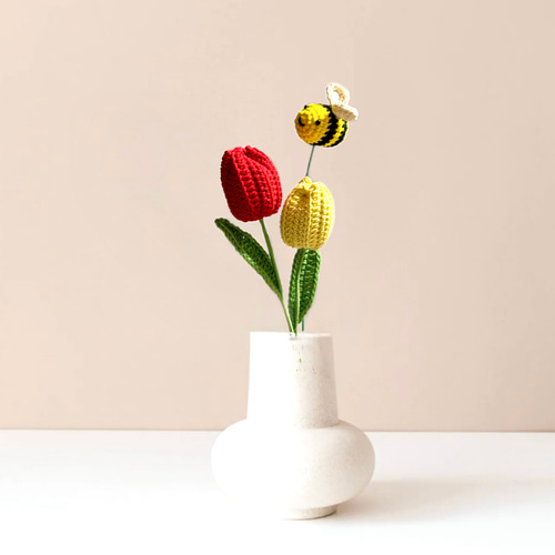 チューリップとミツバチ 枯れない花 かぎ針編み あみぐるみ 花束 受注