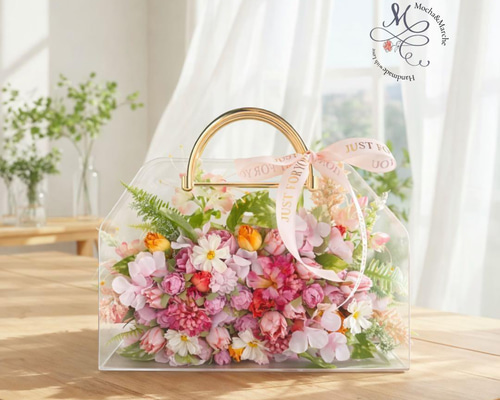 花を持ち歩くように贈る｜春の小花が咲く 光触媒フラワーバッグ