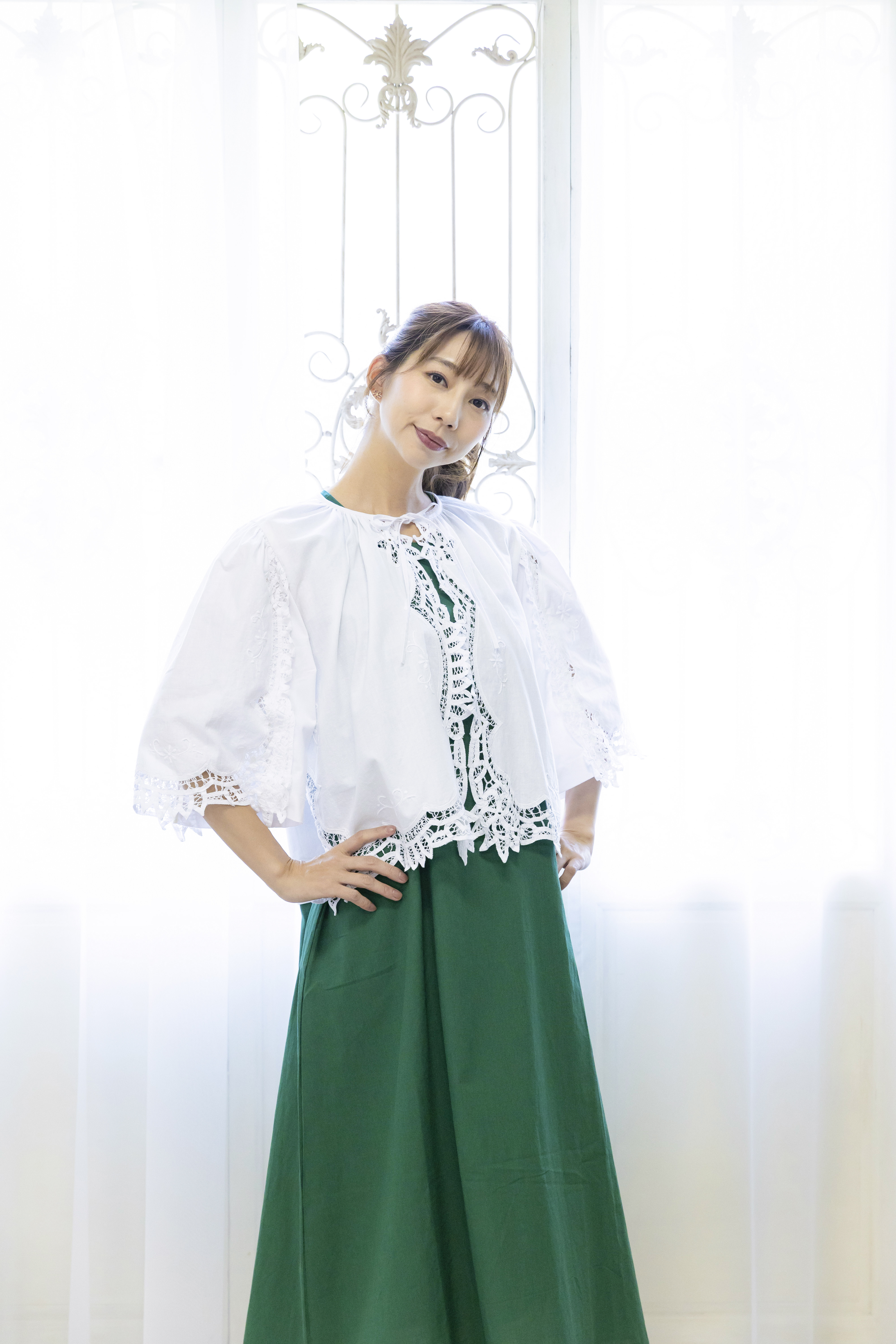 《超早割価格》リネン レースジャケット 綿 麻 フレンチ レース縁取り 透かし編み 刺繍 羽織