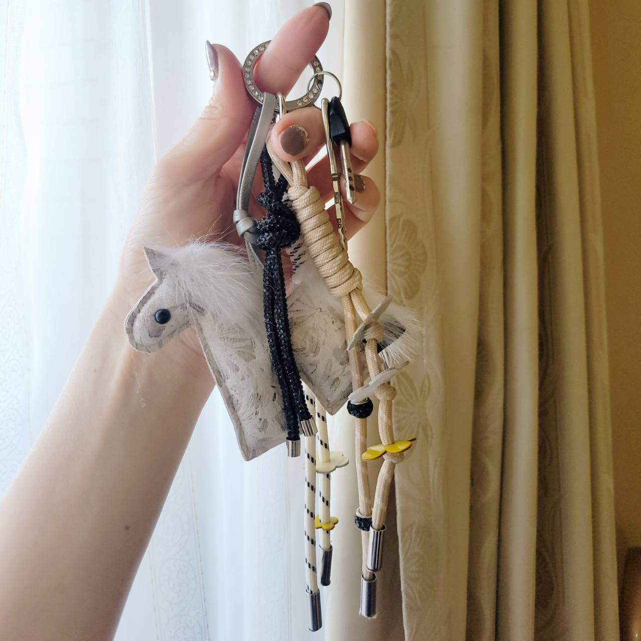 DEBUT　お守りいっしー&　好きがいっぱいのキーチャーム　①白