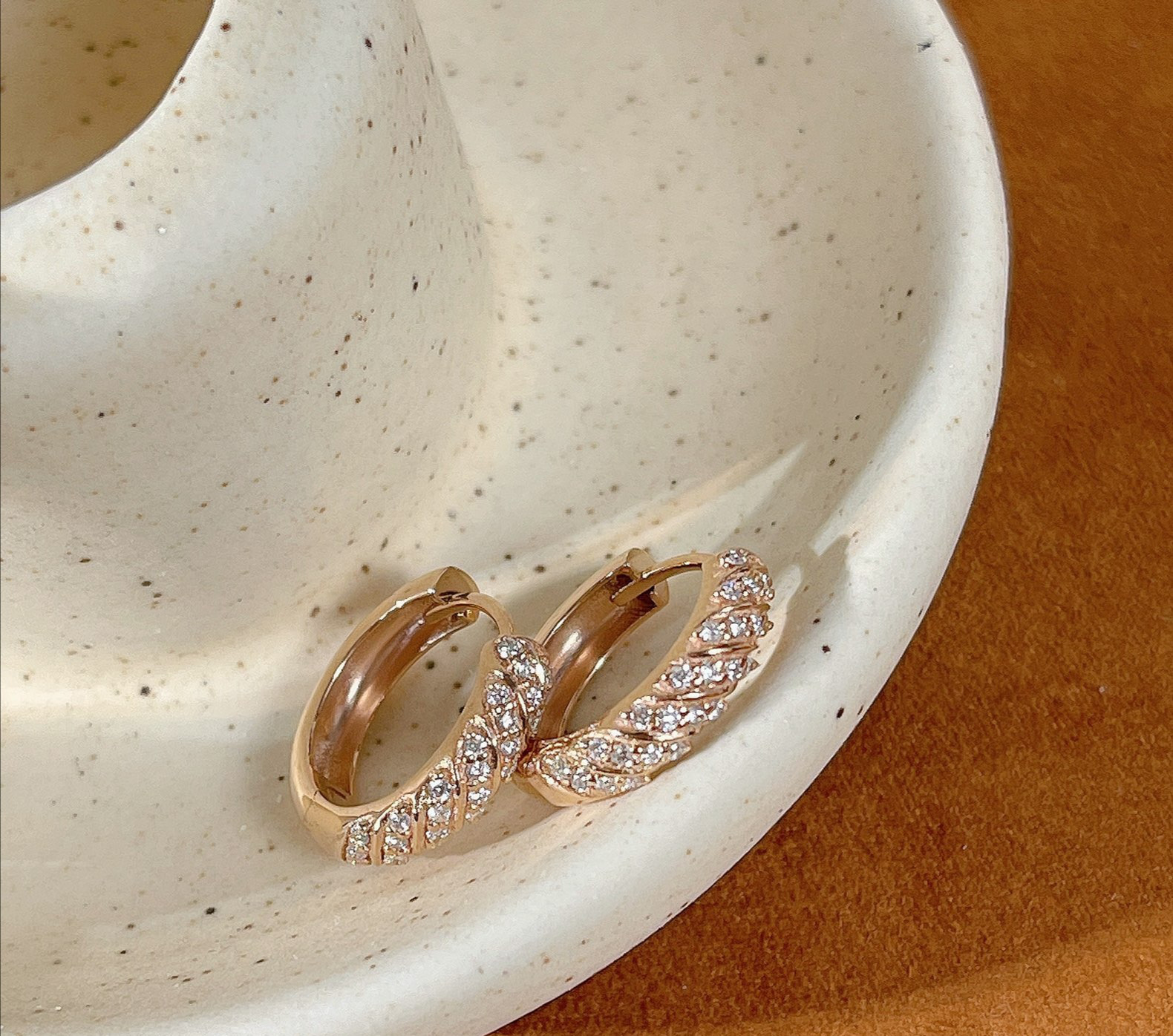 天然ダイヤモンドフープピアスk18 2206