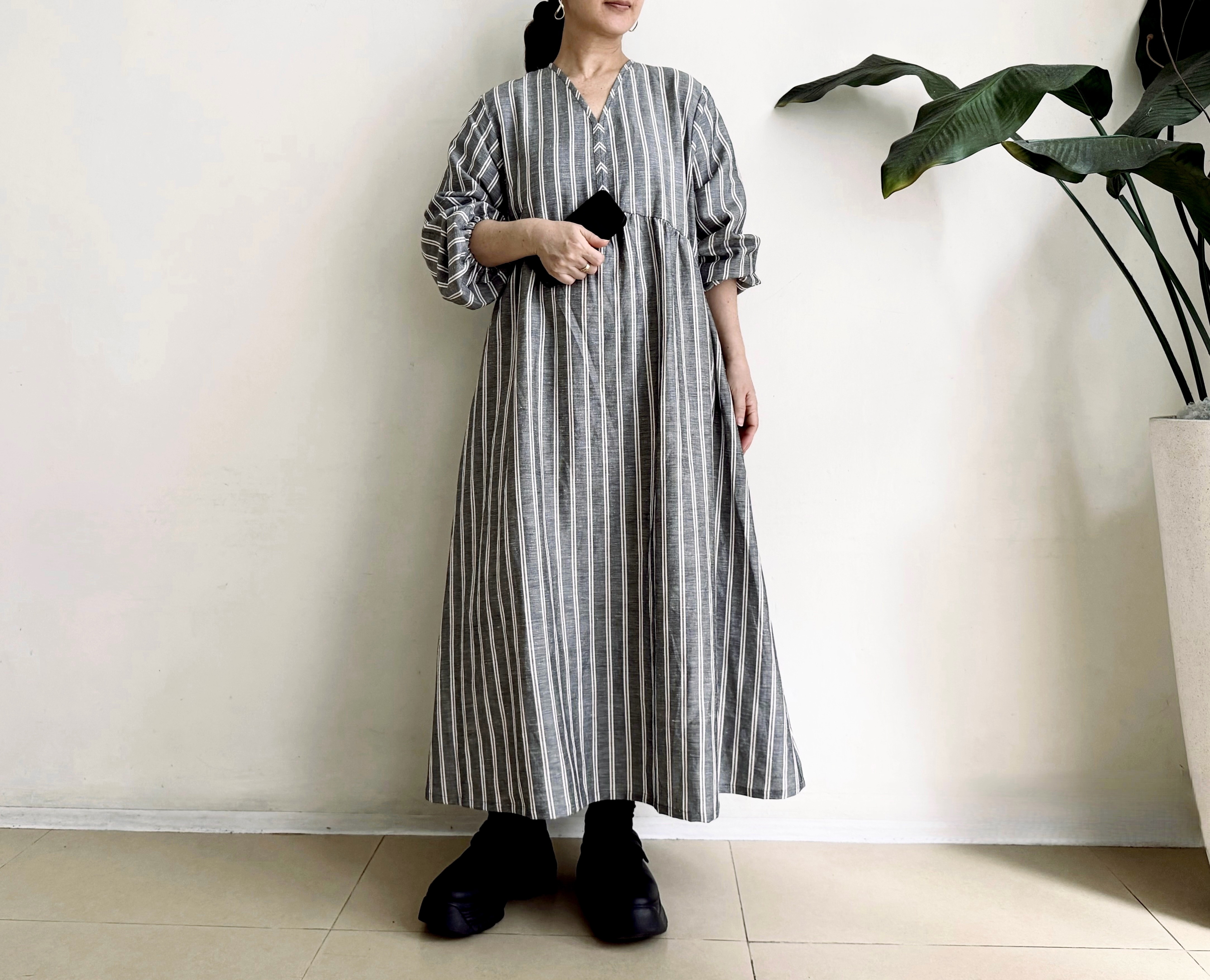 長袖ワンピース　* Cotton Linen 素材 ストライプ柄 *