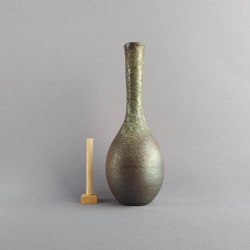 花入れ 焼締め 薪窯 【商品番号：00863】 一輪挿し・花瓶・花器 や