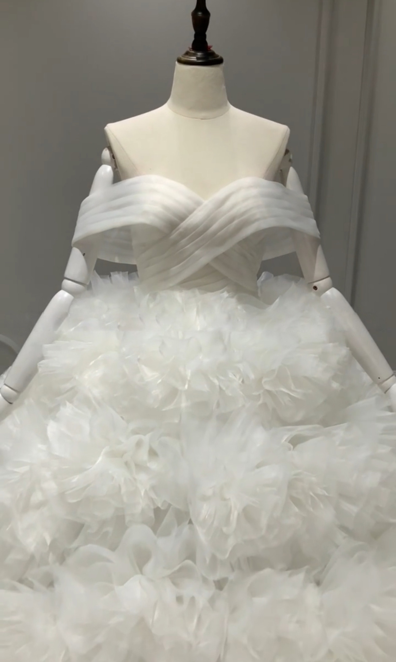 お買い得　白ホワイト　編み上げ　カラー変更可能　ボリューム感　プリンセス　二の腕カバー演奏会音楽会前撮り二次会お呼ばれ