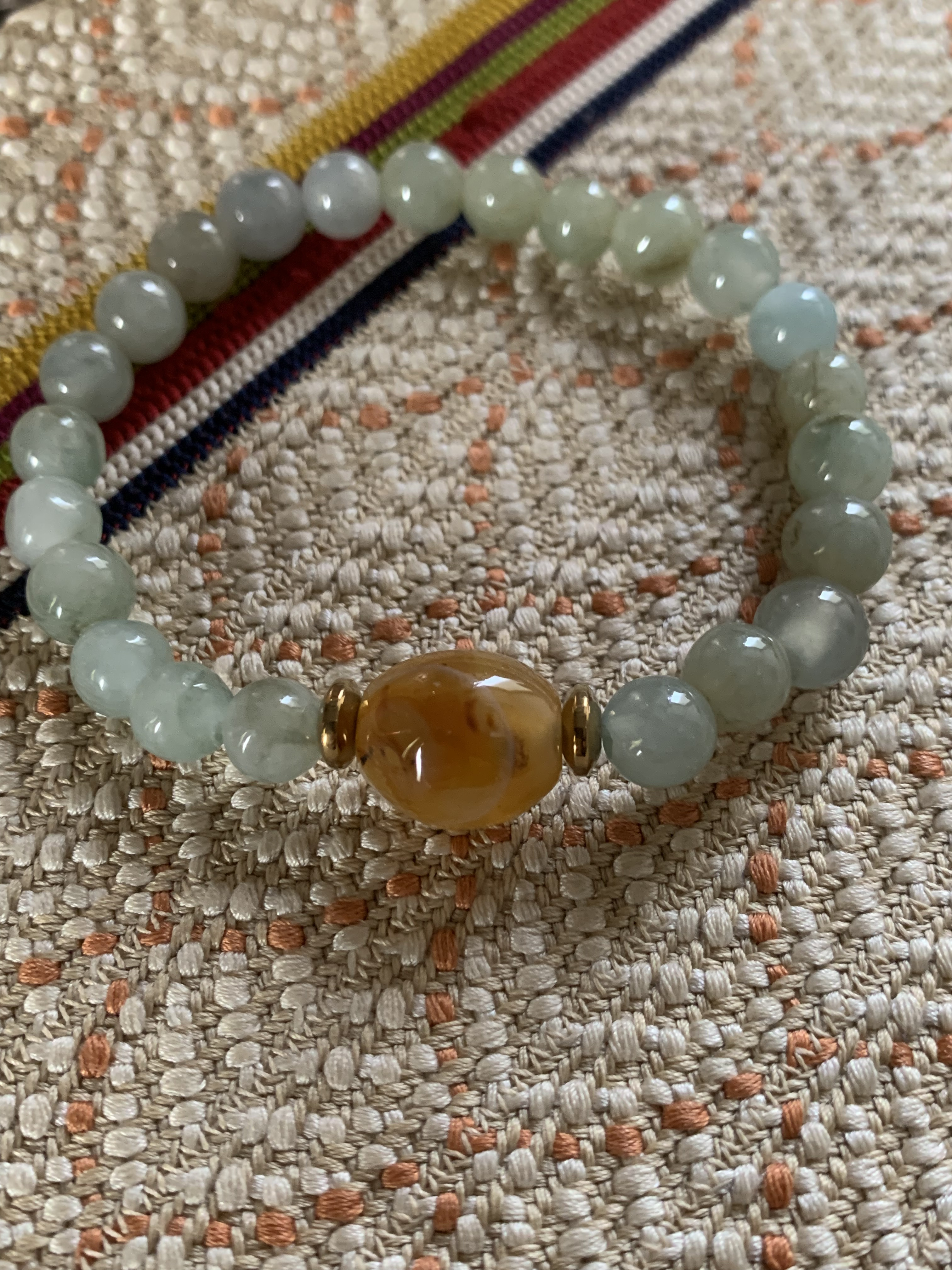 チベタン瑪瑙珠と氷種系ビンテージ翡翠：ミャンマー翡翠のブレスレット