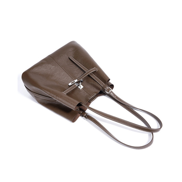 日本製★ソフトな牛革ショルダーバッグ斜め掛け★収納バッグ２Wayポーチ袋付き