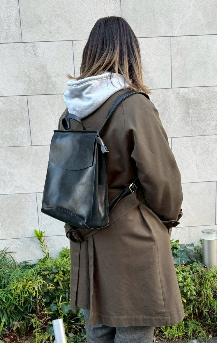 リニューアル⭐︎素材のレザーをアップグレード⭐︎シンプルて軽いレザー3wayリュック⭐︎通勤、通学に便利⭐︎ブラック色