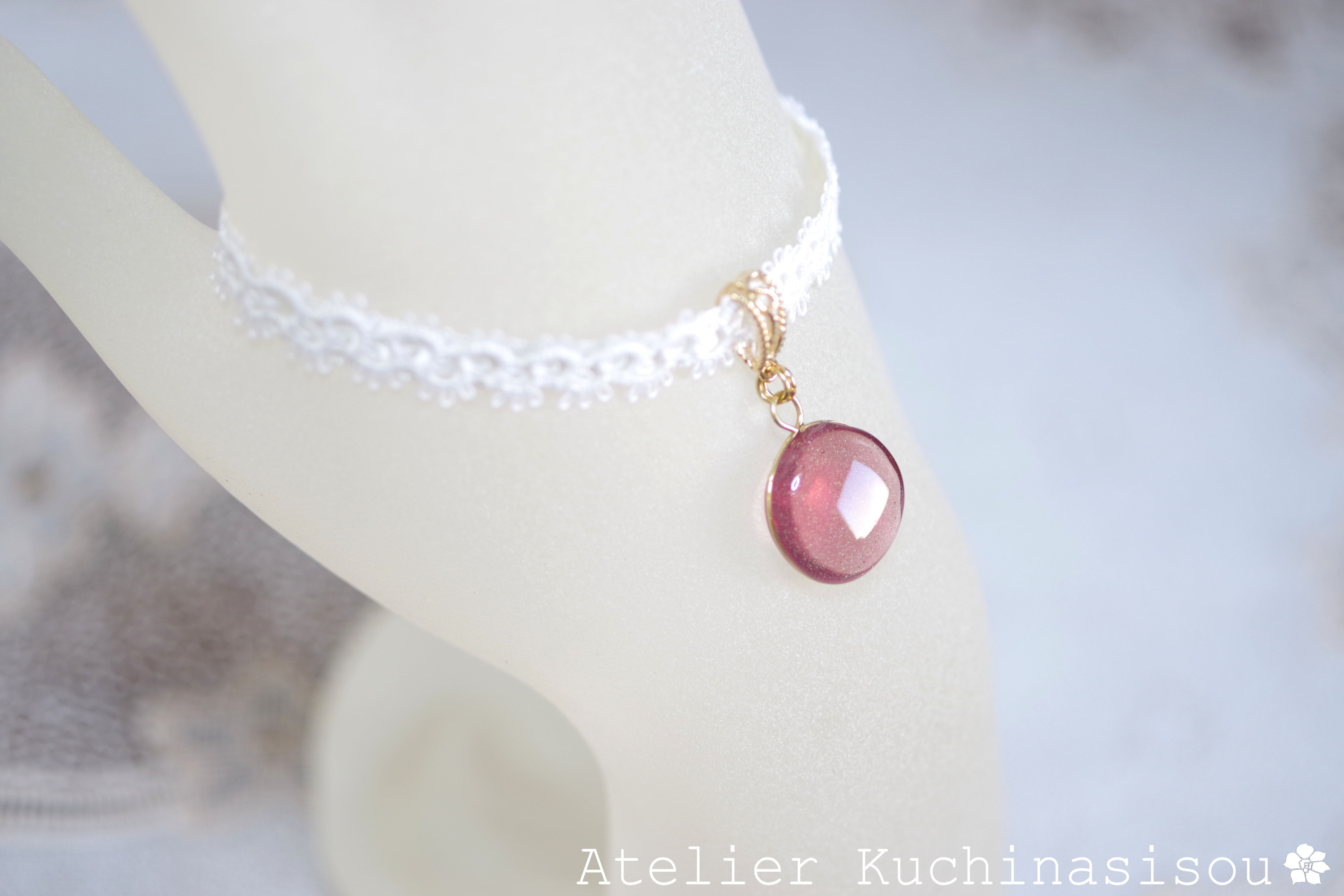 【受注製作】レジンアート　一粒の水滴とタティングレースとサテンリボンのブレスレット〈欲望〉