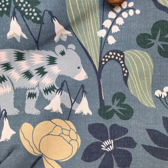 たまご型バッグ　ワンハンドル　北欧の庭とクマ 5枚目の画像