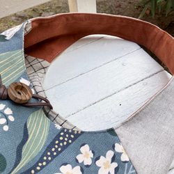 たまご型バッグ　ワンハンドル　北欧の庭とクマ 8枚目の画像