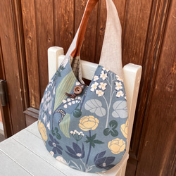 たまご型バッグ　ワンハンドル　北欧の庭とクマ 9枚目の画像