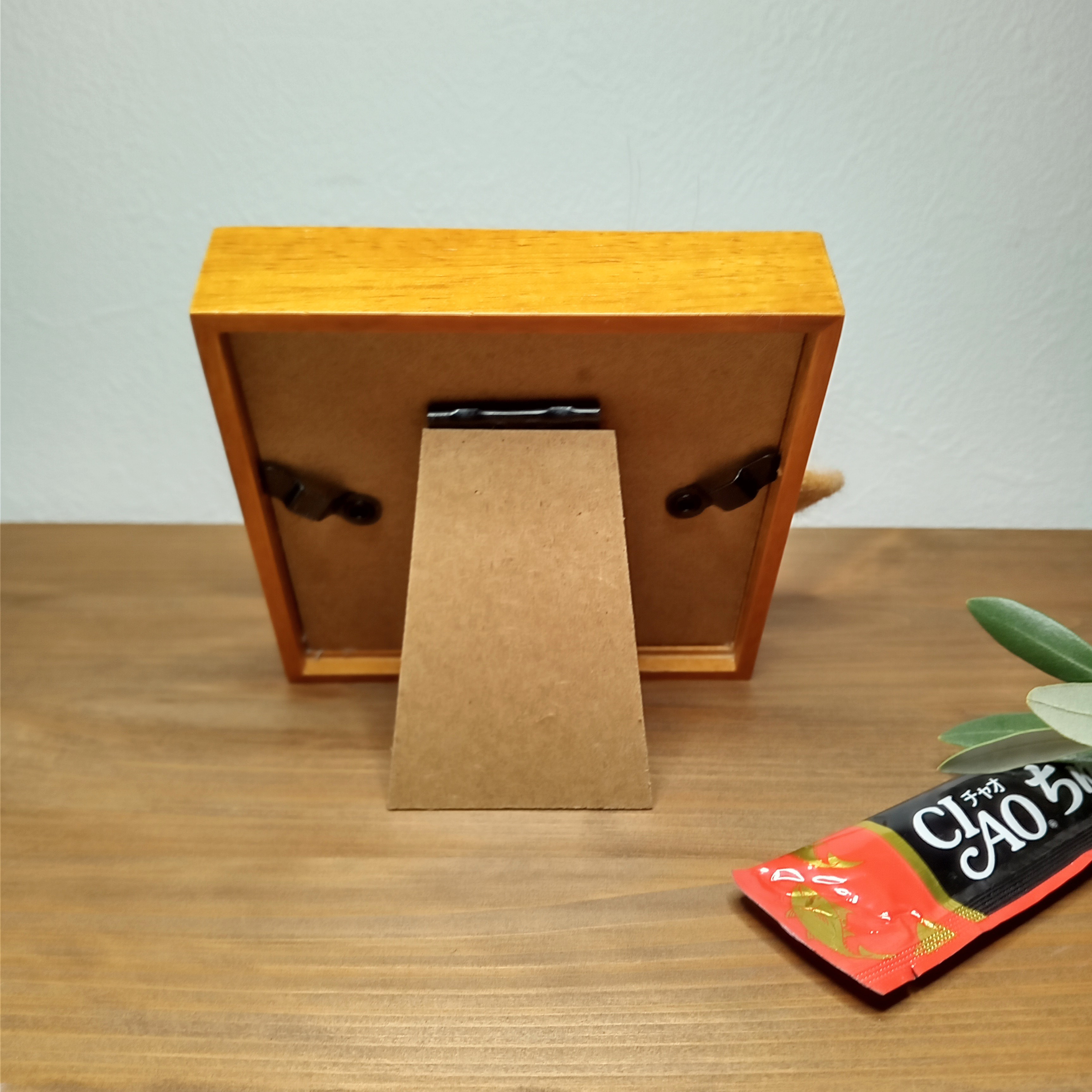 【ほっこり♡猫の見える窓】ハチワレ猫ver.【羊毛フェルト】【猫】【フレーム】