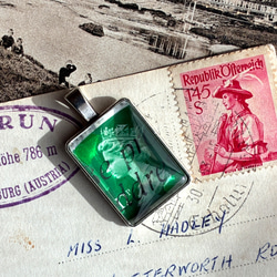 英国ヴィンテージ切手の記憶｜グレー系 107｜エリザベスⅡ女王の横顔を