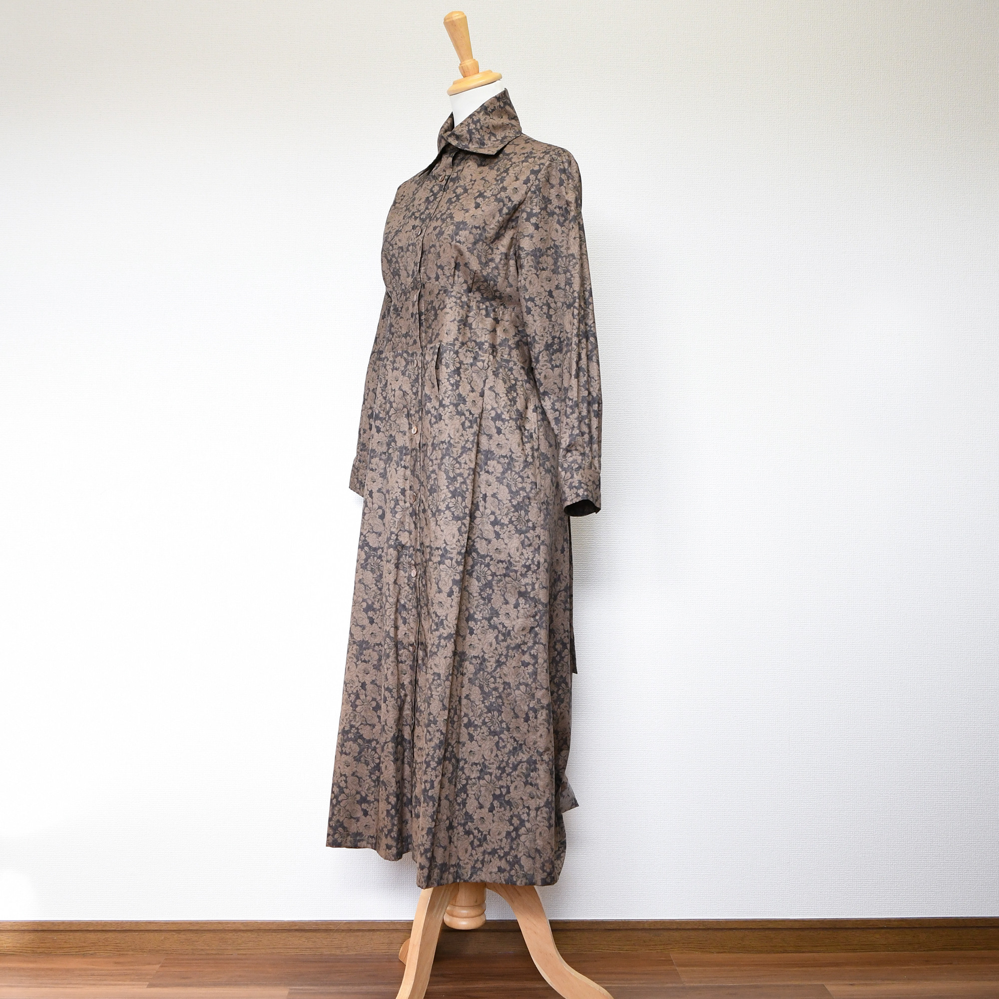 送料無料【完全一点物】ウエストリボンワンピース（ブラウンフラワー）