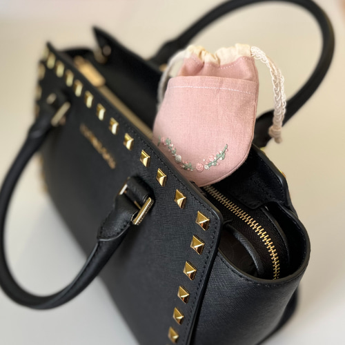 ハーブ香る刺繍サシェ（匂い袋）＊自然素材と天然精油のポプリ入り