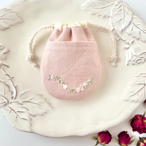 ハーブ香る刺繍サシェ（匂い袋）＊自然素材と天然精油のポプリ入り