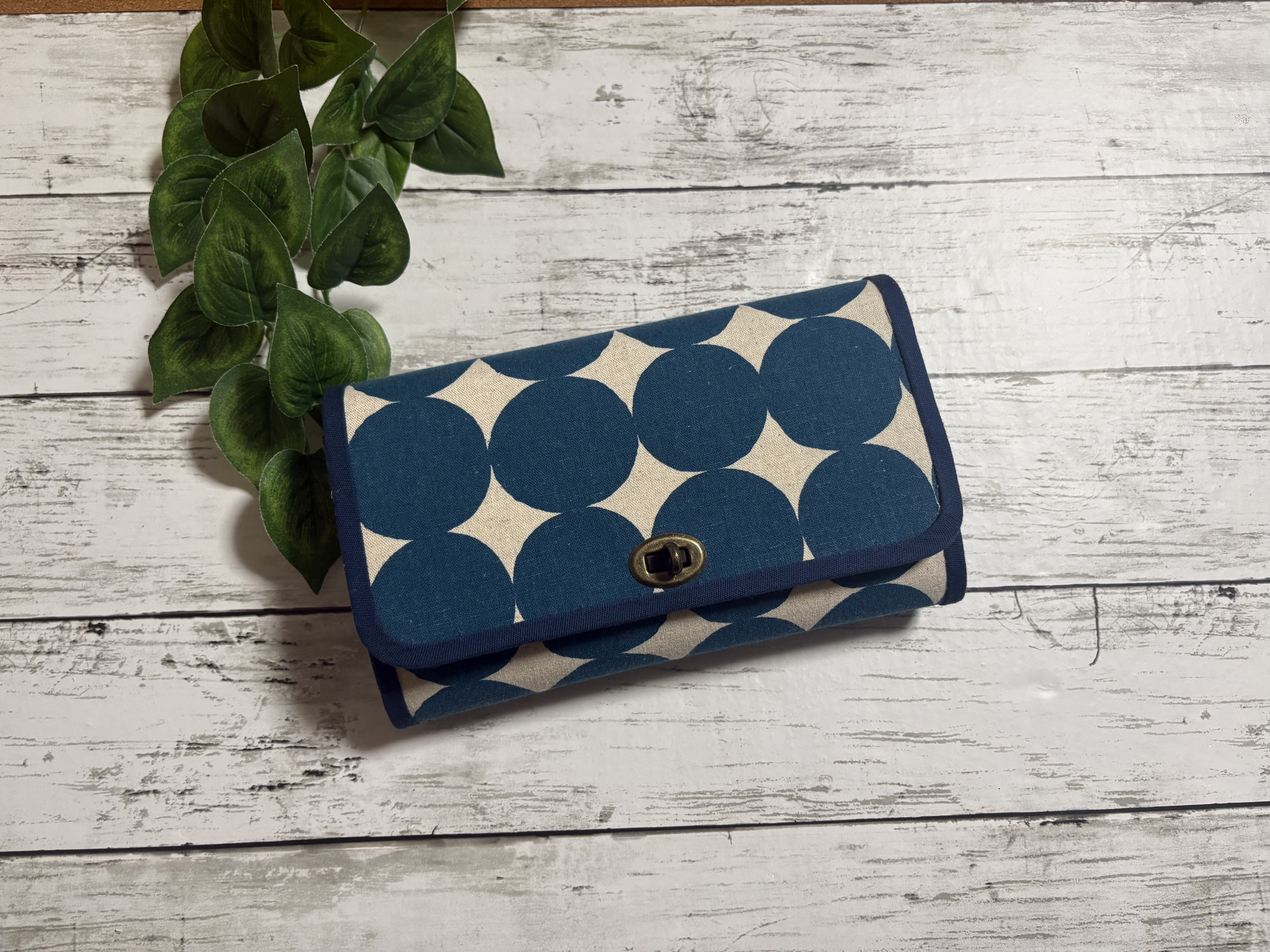 ハンドメイド　長財布　お財布バッグ　やりくり財布　マスク入れ　カード入れ　大容量　ショルダー紐　ショルダーバッグ