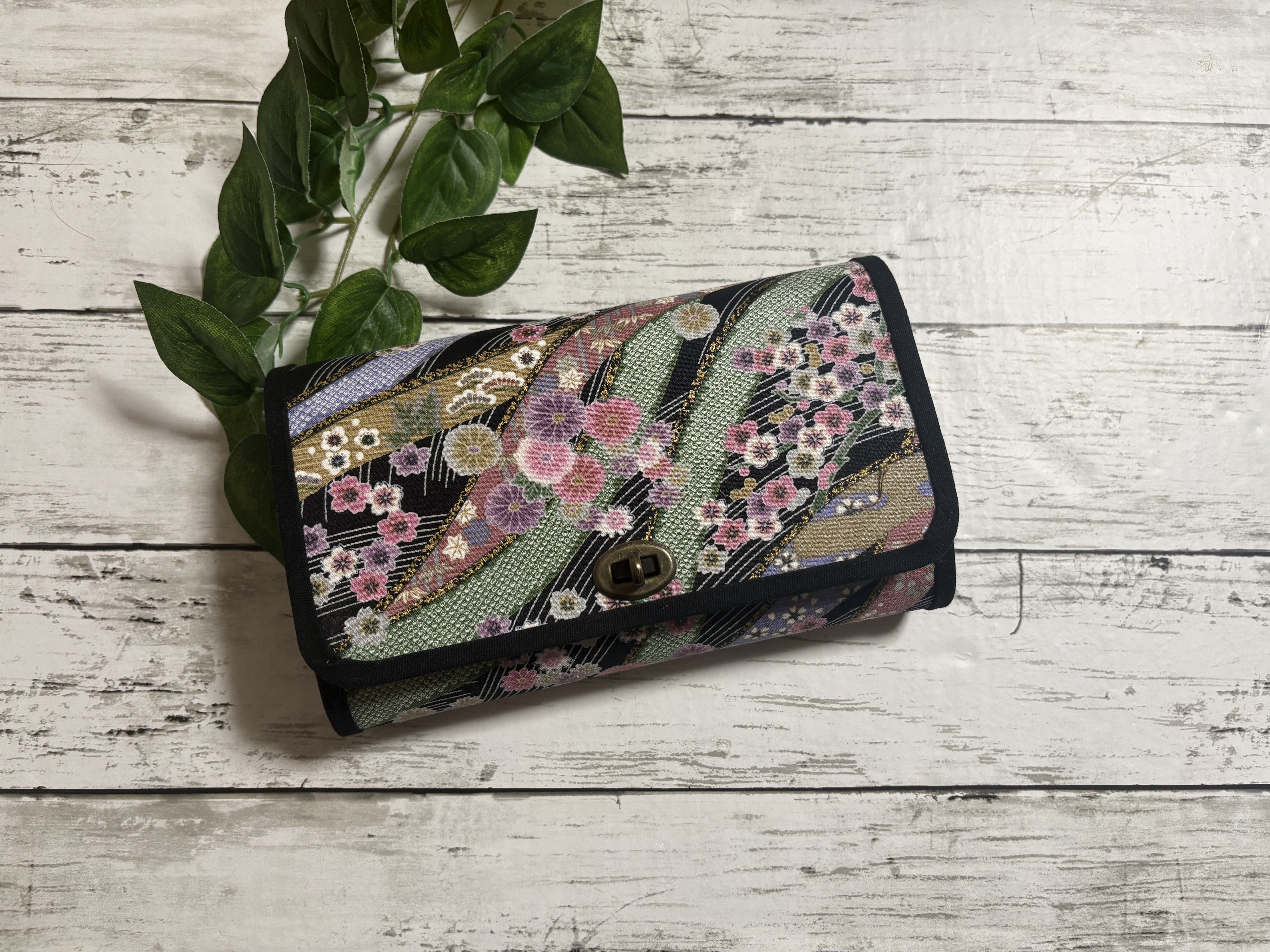 ハンドメイド　長財布　お財布バッグ　やりくり財布　マスク入れ　カード入れ　大容量　ショルダー紐　ショルダーバッグ