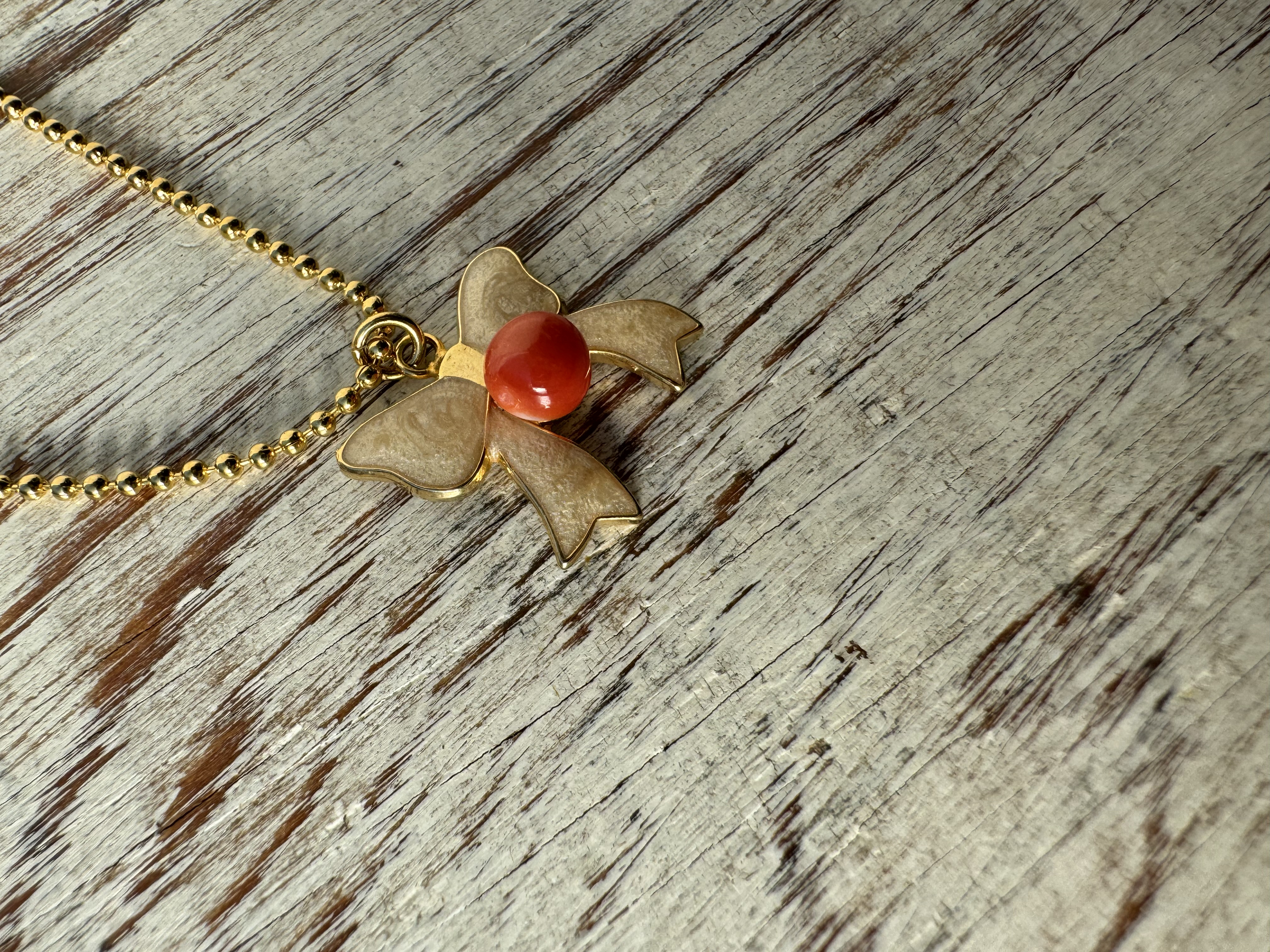 【送料無料企画品】Natural Precious Coral"（天然宝石珊瑚）高知産　赤珊瑚　ペンダント【りぼん　結】