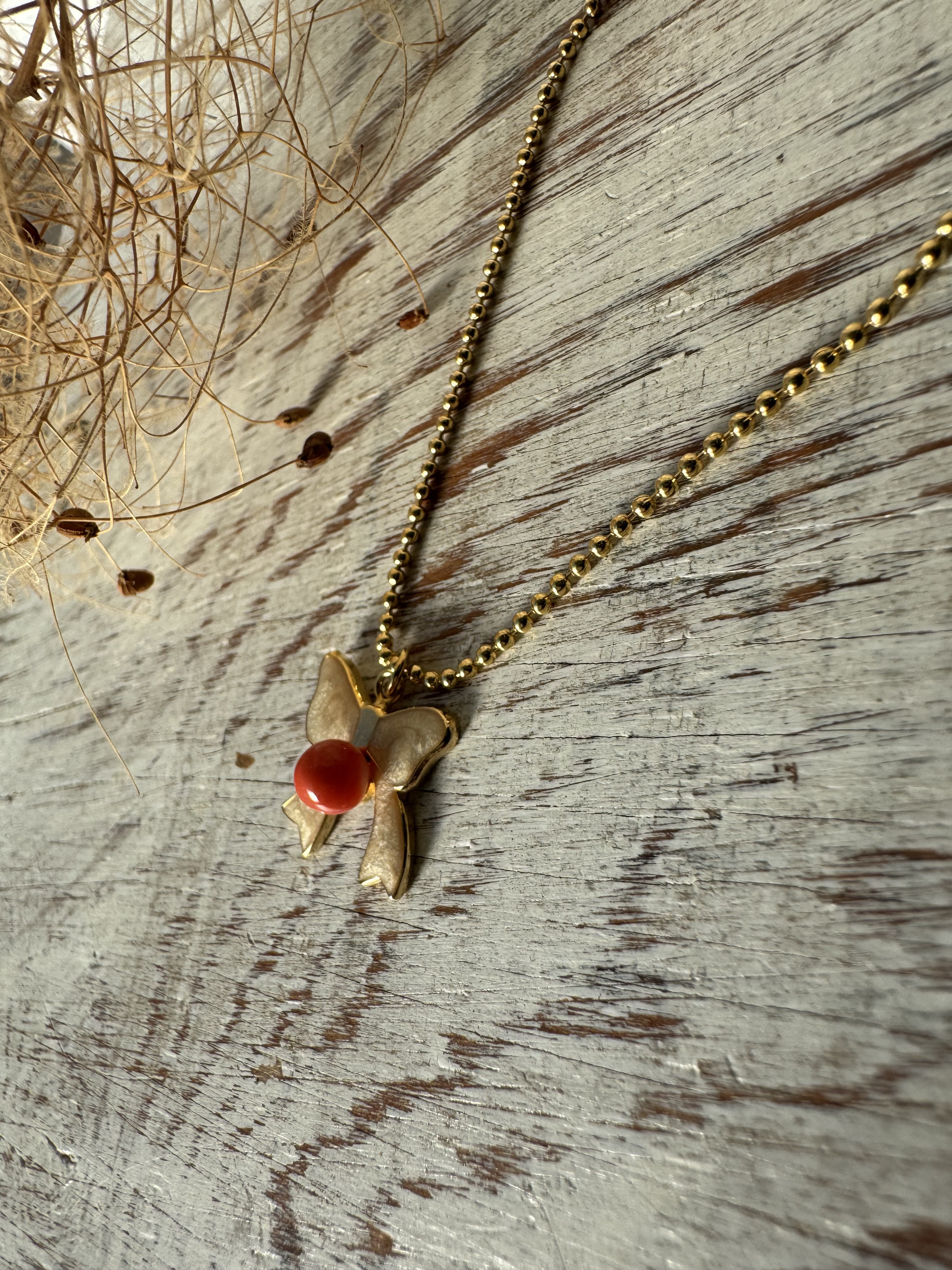 【送料無料企画品】Natural Precious Coral"（天然宝石珊瑚）高知産　赤珊瑚　ペンダント【りぼん　結】